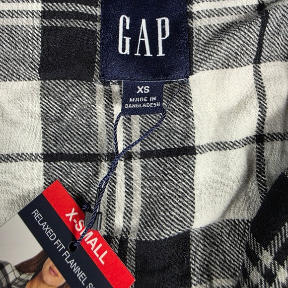 GAP Women's Relaxed Fit Flannel‎ Shirt Black White Plaid X-Small NWT - Picture 6 of 9